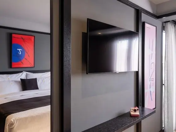 Deluxe City Escape Suite