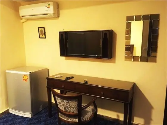 Basic Single Room, Private Bathroom, Pyramids View