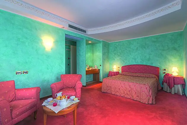 Junior Suit Standard