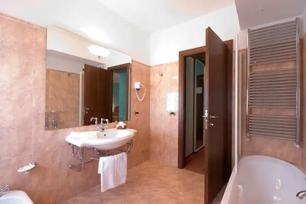 Junior Suit Standard