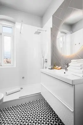 Luxury Tek Büyük Yataklı Oda (1)