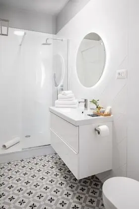 Luxury Tek Büyük Yataklı Oda (2)