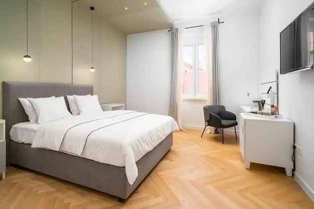 Luxury Tek Büyük Yataklı Oda (3)