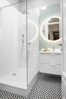 Luxury Tek Büyük Yataklı Oda (3)