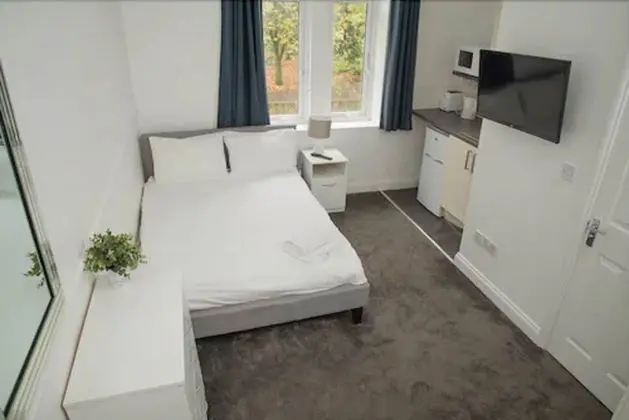 Standard Tek Büyük Yataklı Oda