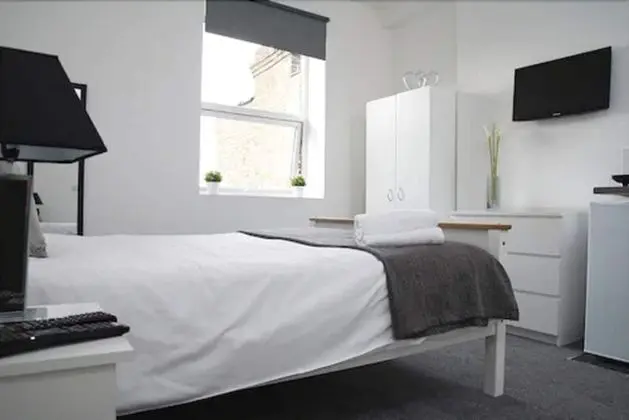 Standard Tek Büyük Yataklı Oda