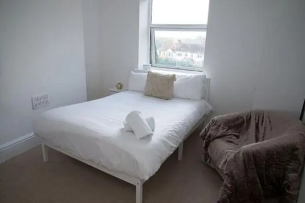 Standard Tek Büyük Yataklı Oda