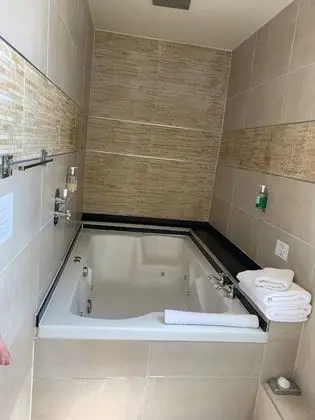 Family Tek Büyük Yataklı Oda