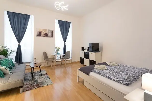 Stüdyo, 1 Büyük (Queen) Boy Yatak ve Çekyat, Mutfak, Bahçeli
