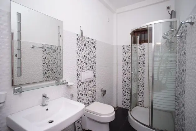 Deluxe Tek Büyük Yataklı Oda, Özel Banyo