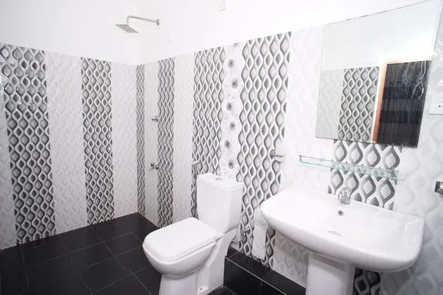 Tek Büyük Yataklı Oda, Ortak Banyo