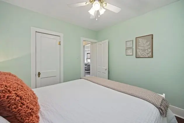 Ev, Birden Çok Yatak, Veranda, Bahçe Manzaralı (305 N. Washington Ave)