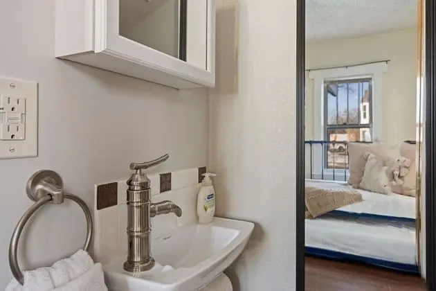 Ev, Birden Çok Yatak, Veranda, Bahçe Manzaralı (305 N. Washington Ave)