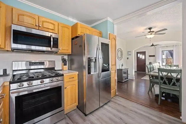 Ev, Birden Çok Yatak, Veranda, Bahçe Manzaralı (305 N. Washington Ave)