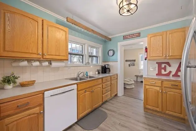 Ev, Birden Çok Yatak, Veranda, Bahçe Manzaralı (305 N. Washington Ave)