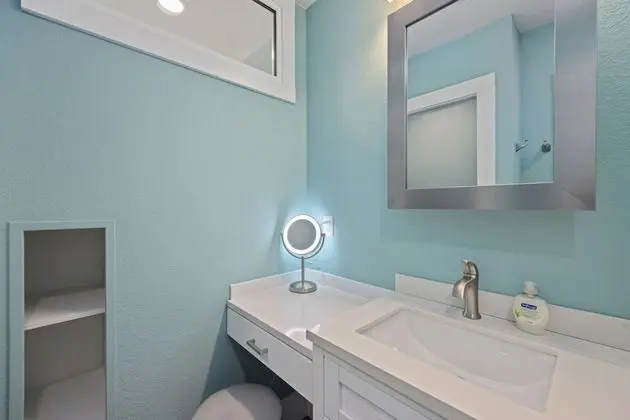 Ev, Birden Çok Yatak, Veranda, Bahçe Manzaralı (305 N. Washington Ave)