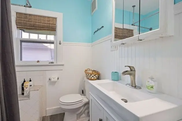 Ev, Birden Çok Yatak, Veranda, Bahçe Manzaralı (305 N. Washington Ave)