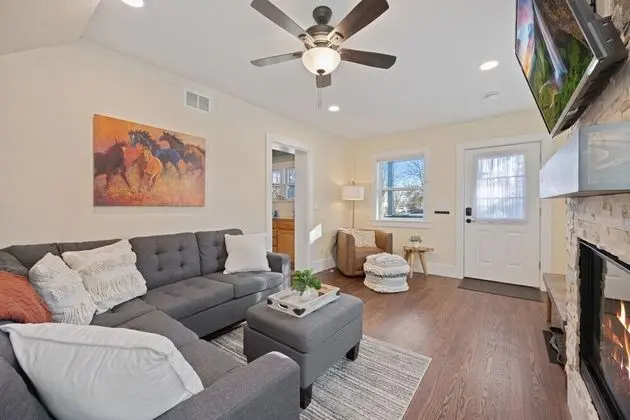 Ev, Birden Çok Yatak, Veranda, Bahçe Manzaralı (305 N. Washington Ave)
