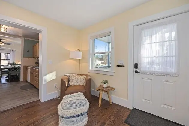 Ev, Birden Çok Yatak, Veranda, Bahçe Manzaralı (305 N. Washington Ave)