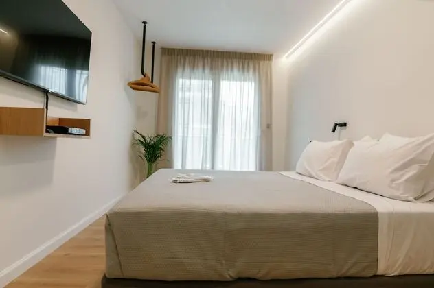 31 Doors 2 Bedrooms 2 Bathrooms (up to 4) - Annex Building