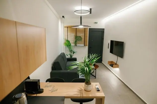 31 Doors 2 Bedrooms 2 Bathrooms (up to 4) - Annex Building