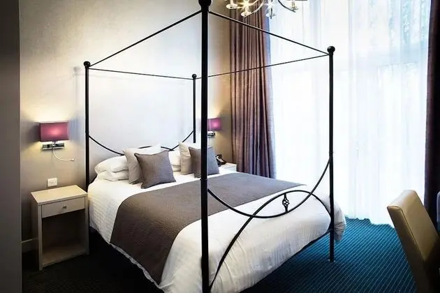 King Ensuite
