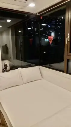 Luxury Tek Büyük Yataklı Oda