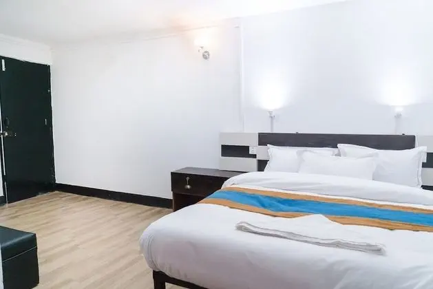 Deluxe Tek Büyük Yataklı Oda, 1 Büyük (Queen) Boy Yatak, Sigara İçilmez, Köşe