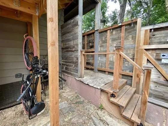 Ev, Birden Çok Yatak, Veranda, Bahçe Manzaralı (320 E Plum St.)