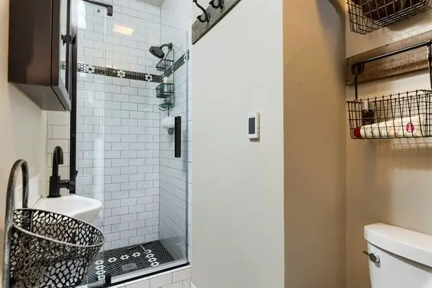 Ev, Birden Çok Yatak, Veranda, Bahçe Manzaralı (320 E Plum St.)