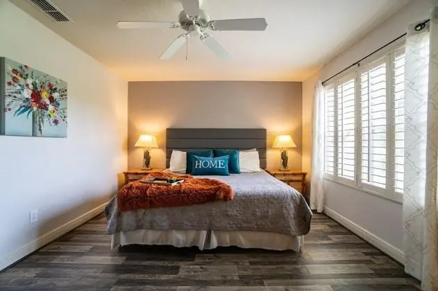 Daire (3214 Royal Palm -CHECK OUT NEW LOWER )