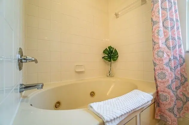 Daire (3214 Royal Palm -CHECK OUT NEW LOWER )