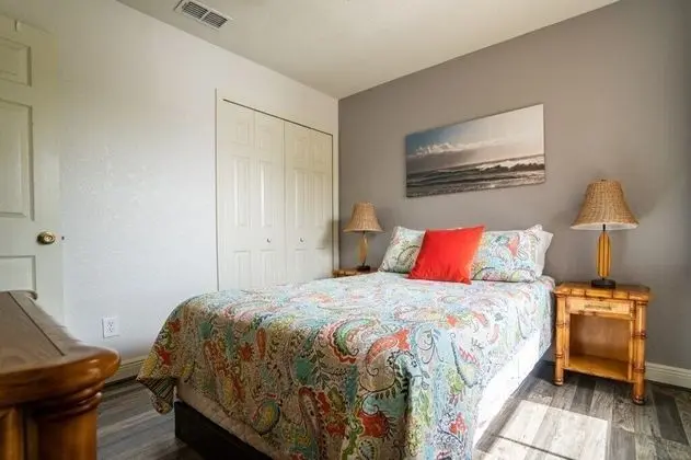 Daire (3214 Royal Palm -CHECK OUT NEW LOWER )