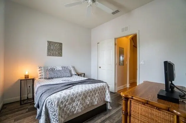 Daire (3214 Royal Palm -CHECK OUT NEW LOWER )