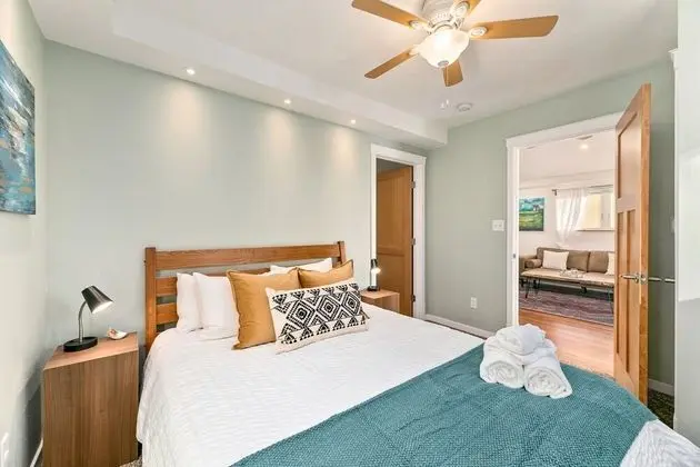 Ev, Birden Çok Yatak, Veranda, Bahçe Manzaralı (322 N. Meldrum)