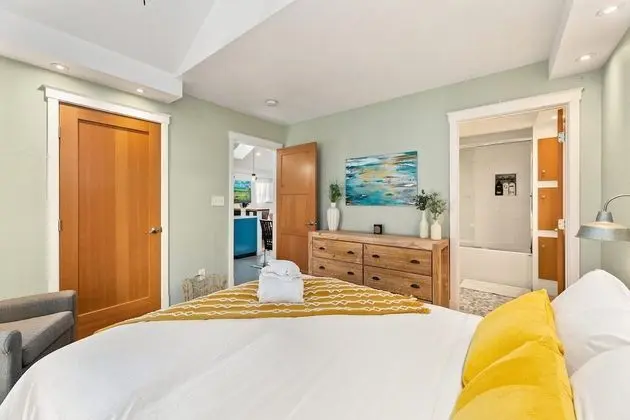 Ev, Birden Çok Yatak, Veranda, Bahçe Manzaralı (322 N. Meldrum)