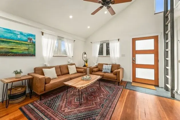 Ev, Birden Çok Yatak, Veranda, Bahçe Manzaralı (322 N. Meldrum)