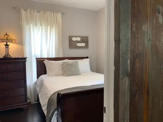 Ev, Birden Çok Yatak, Veranda, Bahçe Manzaralı (325 N. Loomis Ave)