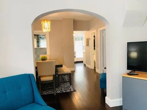 Ev, Birden Çok Yatak, Veranda, Bahçe Manzaralı (325 N. Loomis Ave)