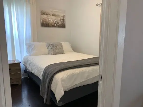 Ev, Birden Çok Yatak, Veranda, Bahçe Manzaralı (325 N. Loomis Ave)