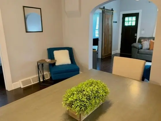 Ev, Birden Çok Yatak, Veranda, Bahçe Manzaralı (325 N. Loomis Ave)