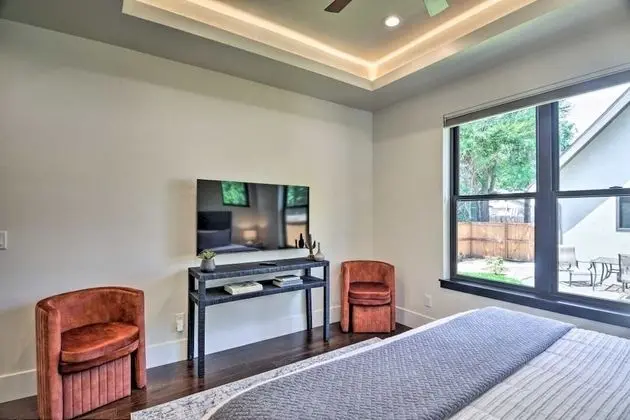 Ev, Birden Çok Yatak, Veranda, Bahçe Manzaralı (327 N. Loomis Ave*)