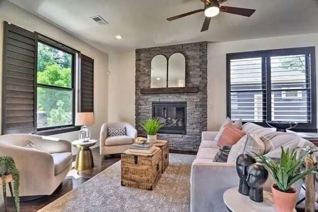 Ev, Birden Çok Yatak, Veranda, Bahçe Manzaralı (327 N. Loomis Ave*)