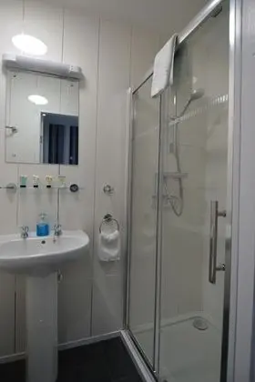 Deluxe Tek Büyük Yataklı Oda, Banyolu/Duşlu