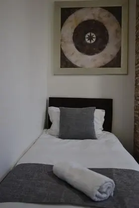 İki Ayrı Yataklı Oda, Banyolu/Duşlu