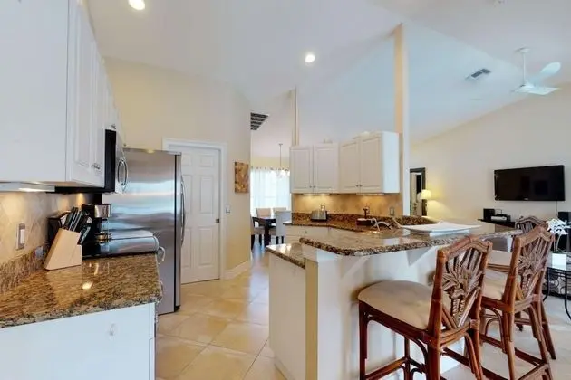 Ev (3513 SW 29th Ave)