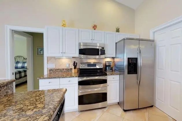 Ev (3513 SW 29th Ave)