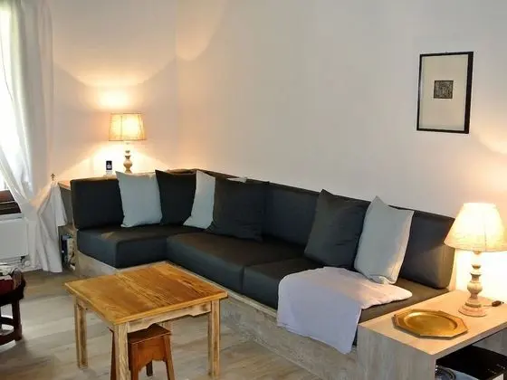 Ev