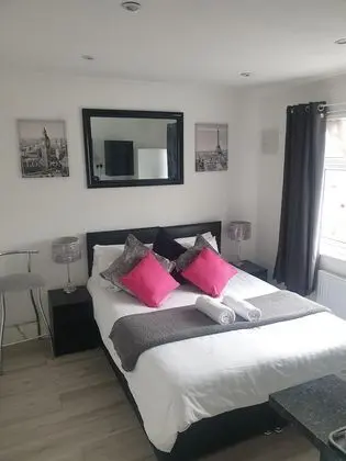 Deluxe Tek Büyük veya İki Ayrı Yataklı Oda, Ortak Banyo, Bahçe Manzaralı (Room 2)