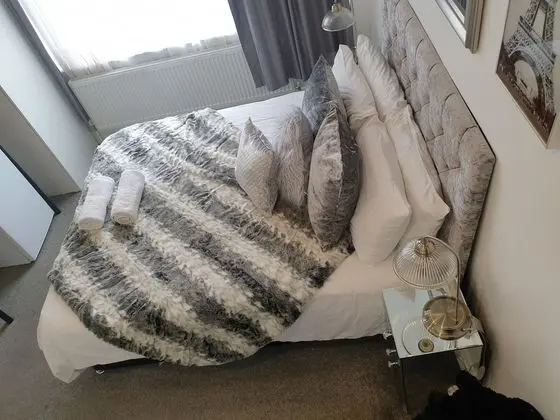Deluxe Üç Kişilik Oda, Ortak Banyo (Room 1)